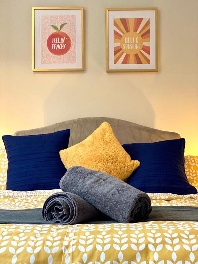 Funky Stylish Apartment! - 5 Minute Walk To The Beach! - Great Location - Parking - Fast Wifi - Smart Tv - Newly Decorated - Sleeps Up To 4! Close To & Poole Town Centre & Sandbanks Appartement Bornemouth