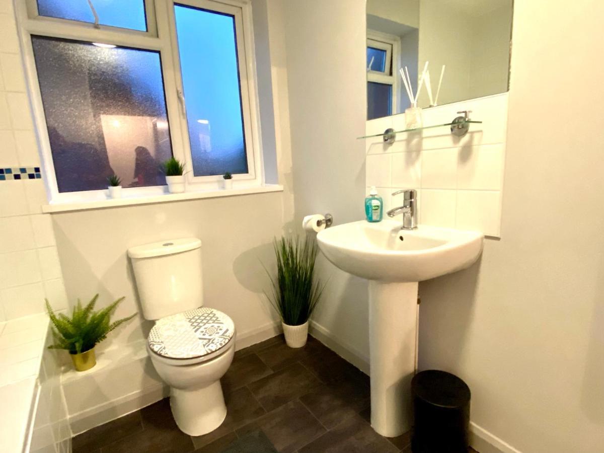 Appartement Funky Stylish Apartment! - 5 Minute Walk To The Beach! - Great Location - Parking - Fast Wifi - Smart Tv - Newly Decorated - Sleeps Up To 4! Close To & Poole Town Centre & Sandbanks *